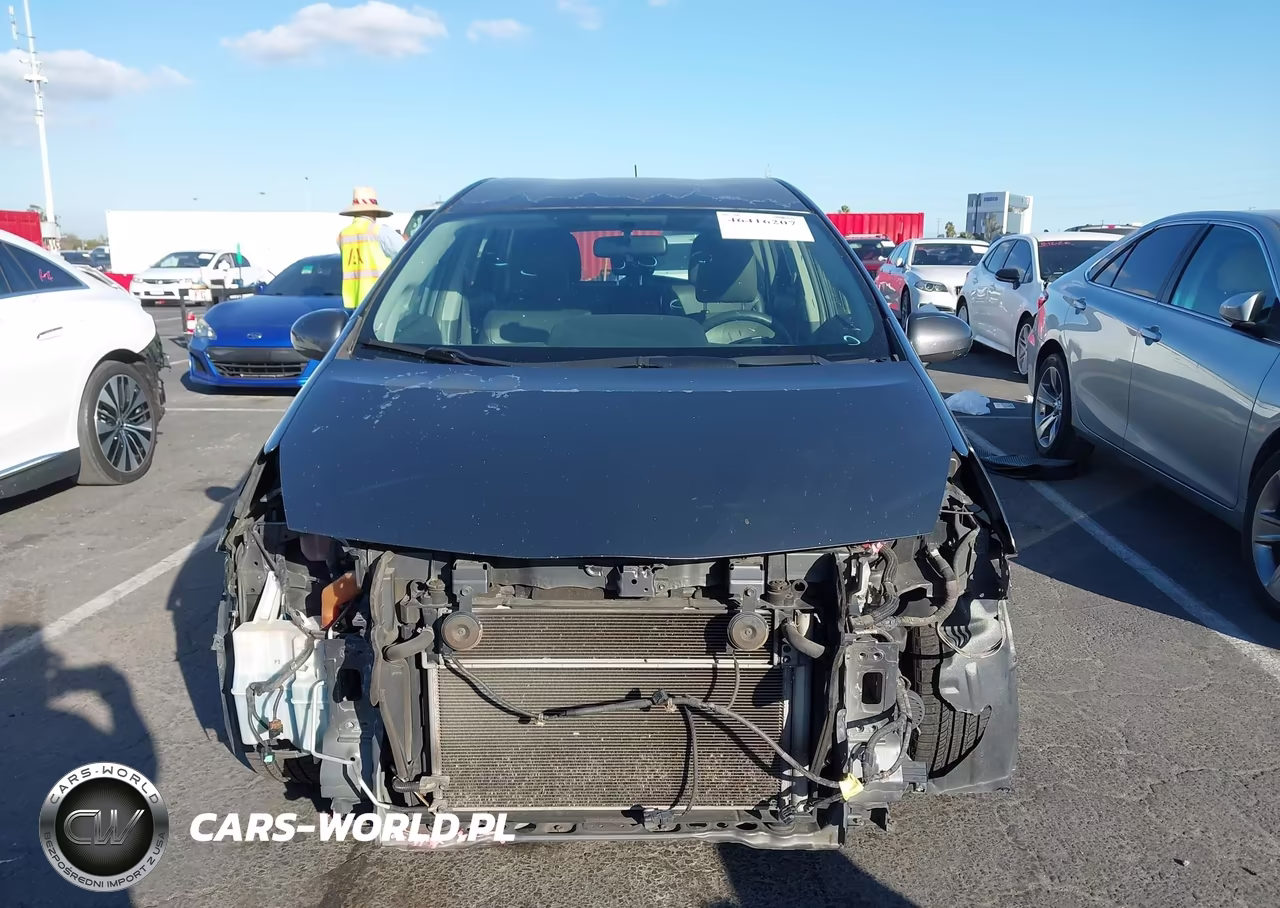 2012 Toyota Prius V Two VIN:JTDZN3EUXC3127086 - 13
