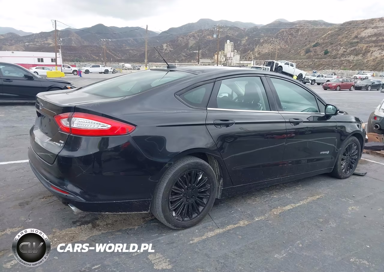 2013 Ford Fusion Hybrid Se VIN:3FA6P0LU6DR163932 - 4