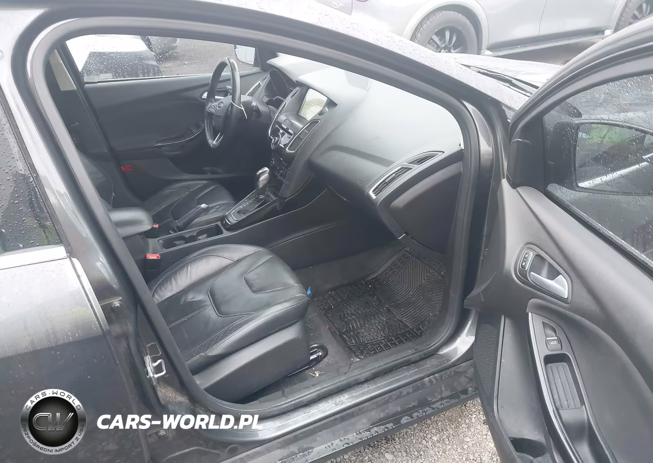 2016 Ford Focus Titanium VIN:1FADP3N29GL405636 - 5