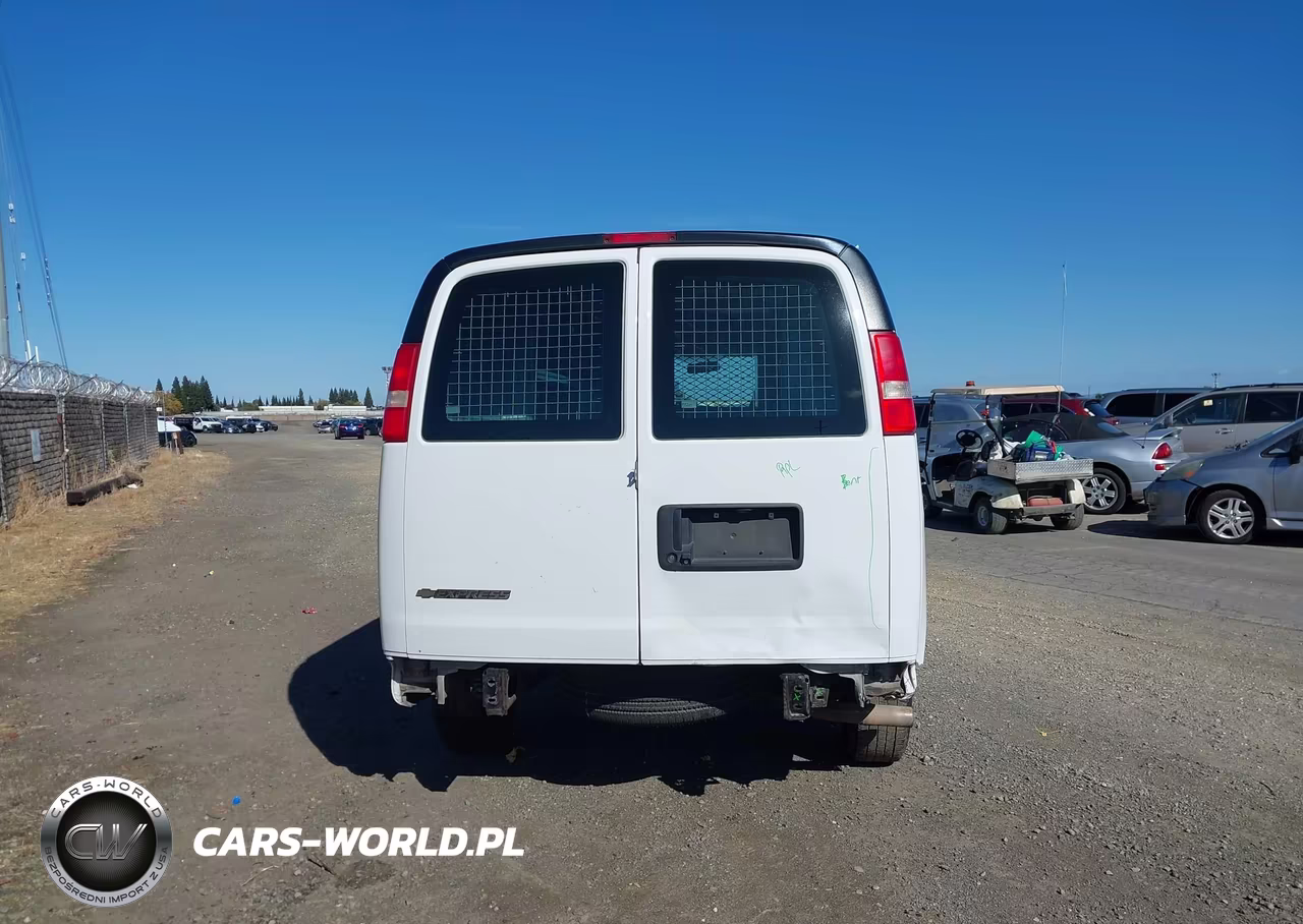 2018 Chevrolet Express 2500 Work Van VIN:1GCWGAFP5J1283748 - 16