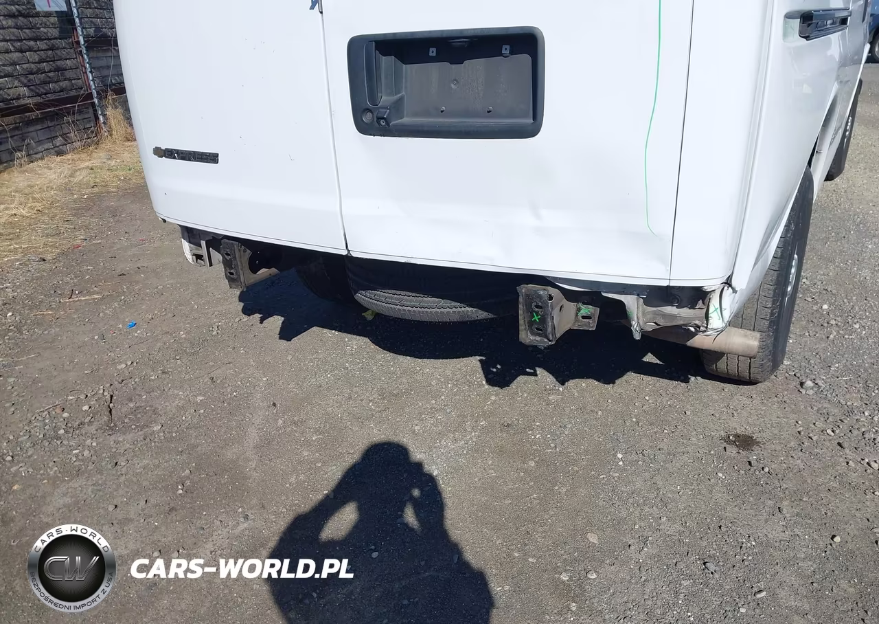 2018 Chevrolet Express 2500 Work Van VIN:1GCWGAFP5J1283748 - 6