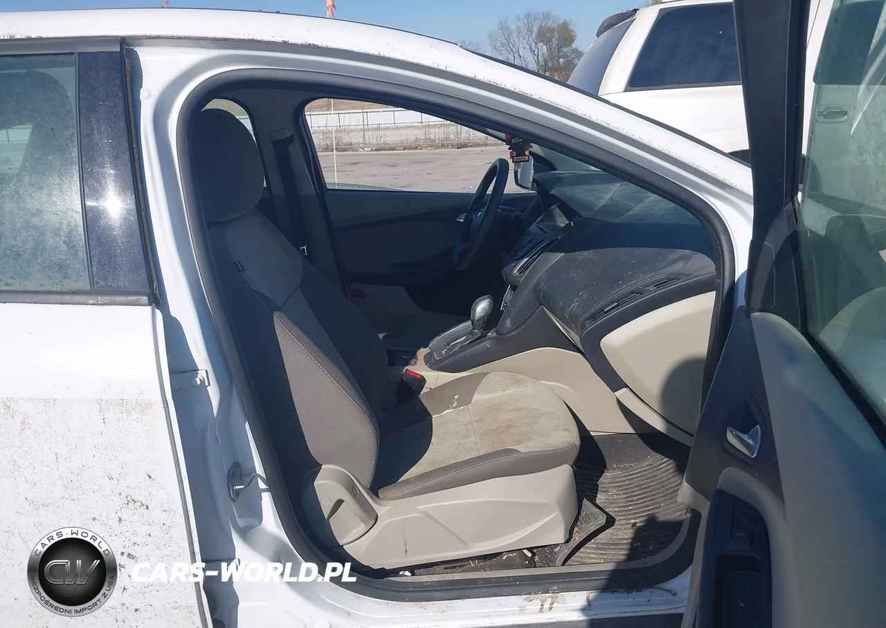 2014 Ford Focus Se VIN:1FADP3K22EL161667 - 5