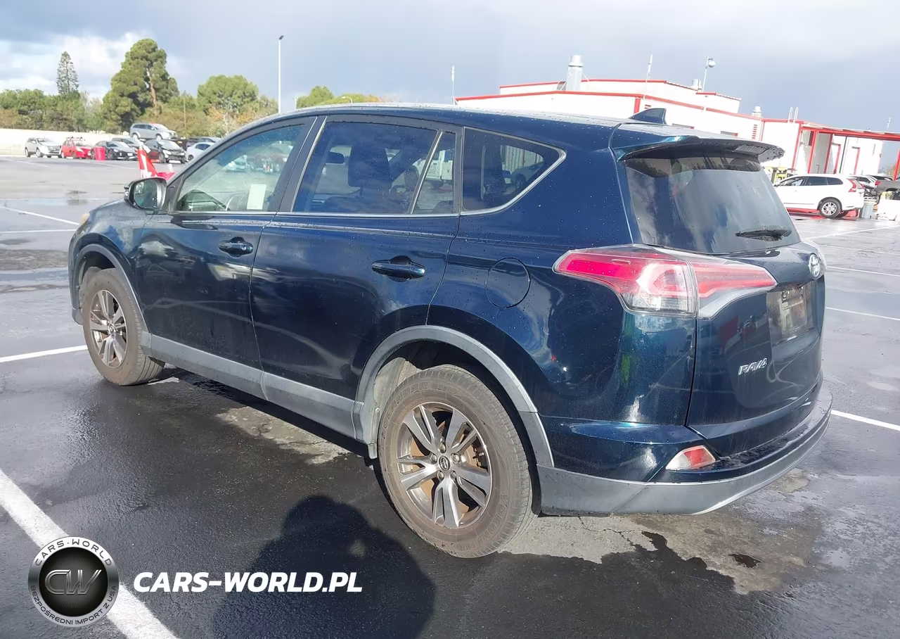 2018 Toyota Rav4 Xle VIN:JTMWFREV4JJ729924 - 3