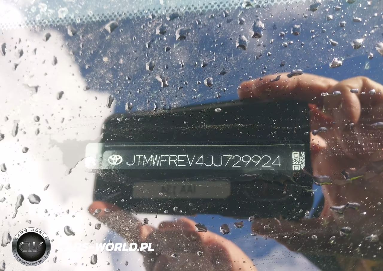 2018 Toyota Rav4 Xle VIN:JTMWFREV4JJ729924 - 9