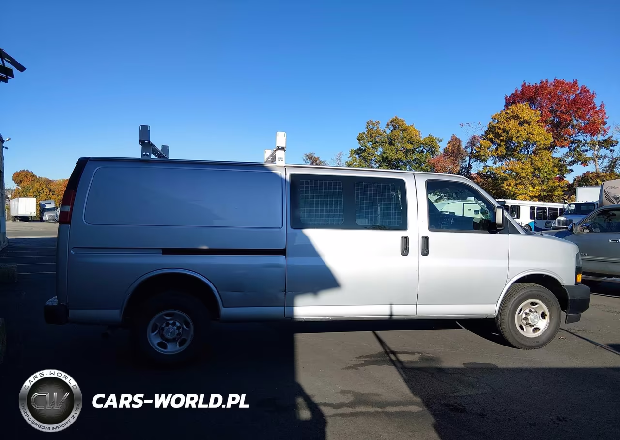 2018 Chevrolet Express 3500 Work Van VIN:1GCZGHFP4J1335148 - 12