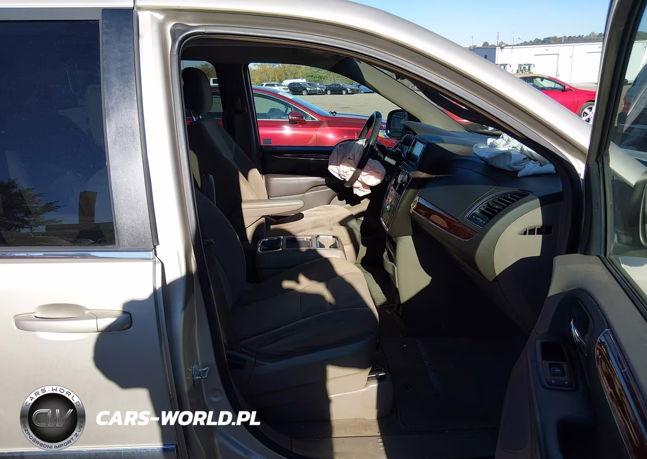2014 Chrysler Town & Country Touring VIN:2C4RC1BG1ER417896 - 5