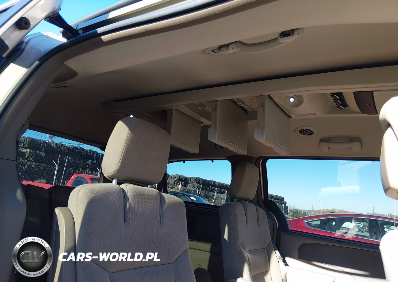 2014 Chrysler Town & Country Touring VIN:2C4RC1BG1ER417896 - 8