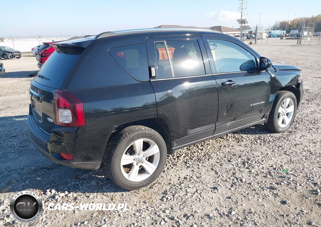 2014 Jeep Compass Latitude VIN:1C4NJDEB6ED501737 - 4