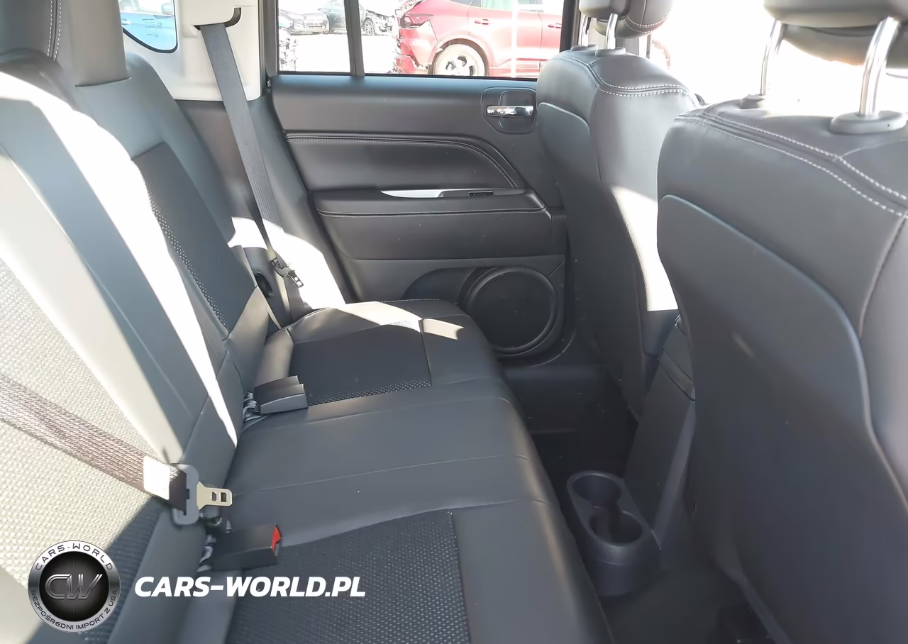 2014 Jeep Compass Latitude VIN:1C4NJDEB6ED501737 - 8