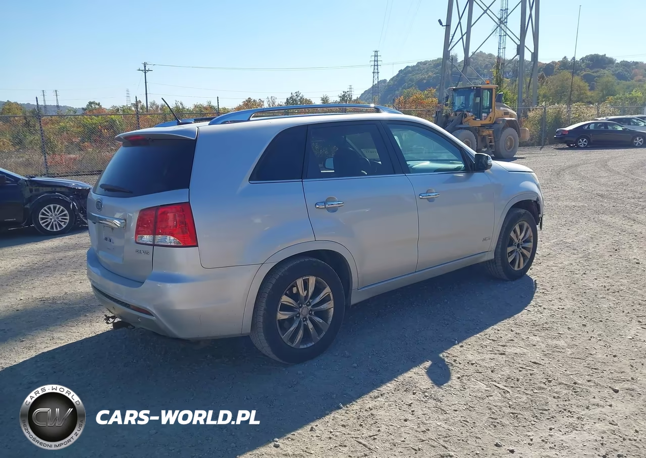 2011 Kia Sorento Sx V6 VIN:5XYKWDA28BG172045 - 4