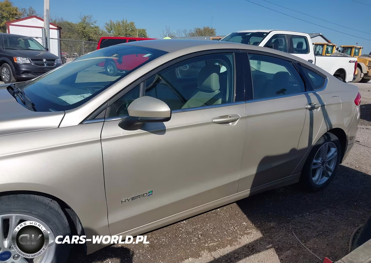 2018 Ford Fusion Hybrid S VIN:3FA6P0UU6JR101165 - 14
