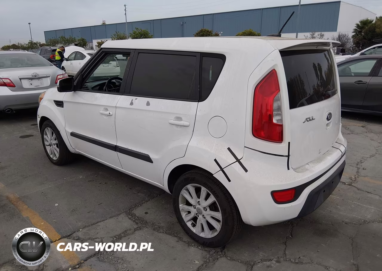 2013 Kia Soul + VIN:KNDJT2A67D7557155 - 3