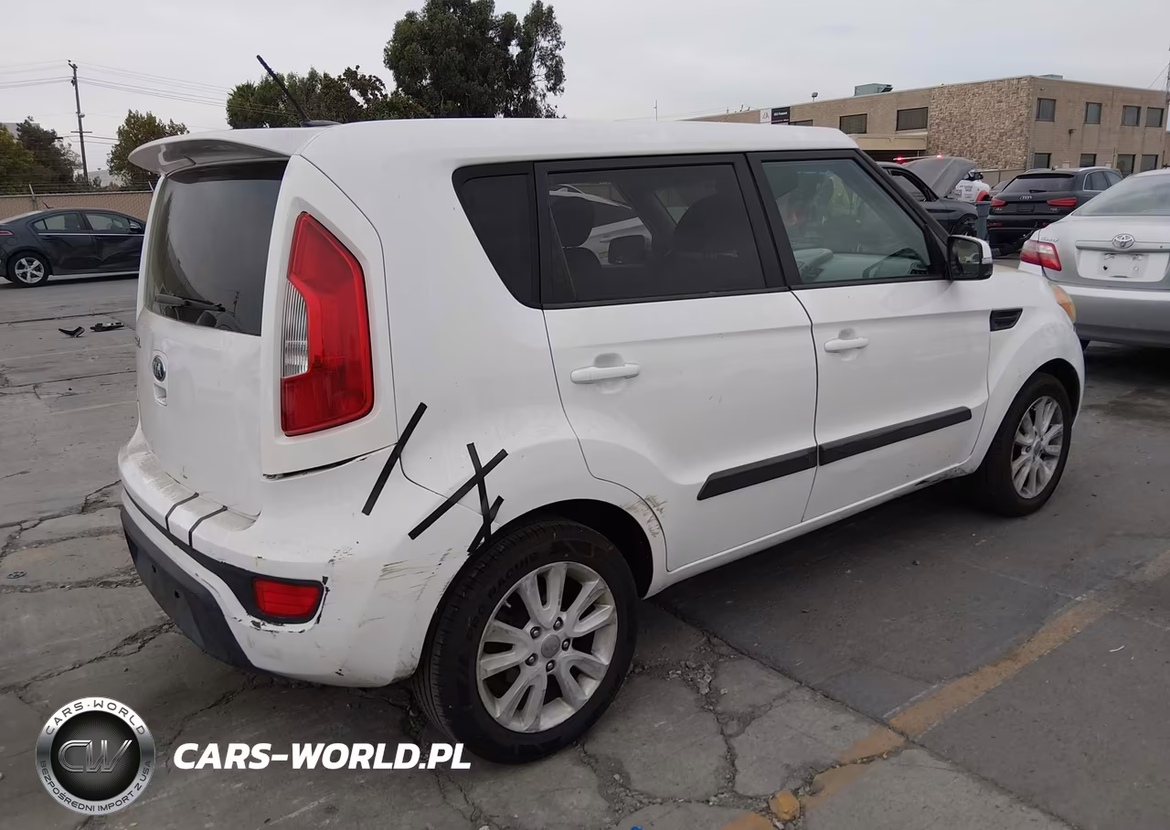 2013 Kia Soul + VIN:KNDJT2A67D7557155 - 4