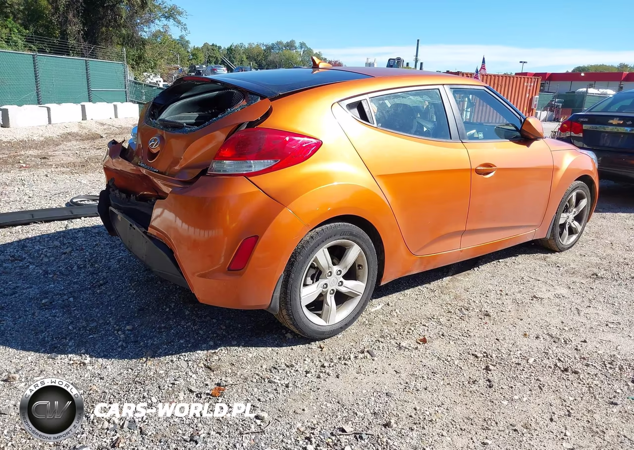 2012 Hyundai Veloster Base W-Black VIN:KMHTC6AD5CU024926 - 4