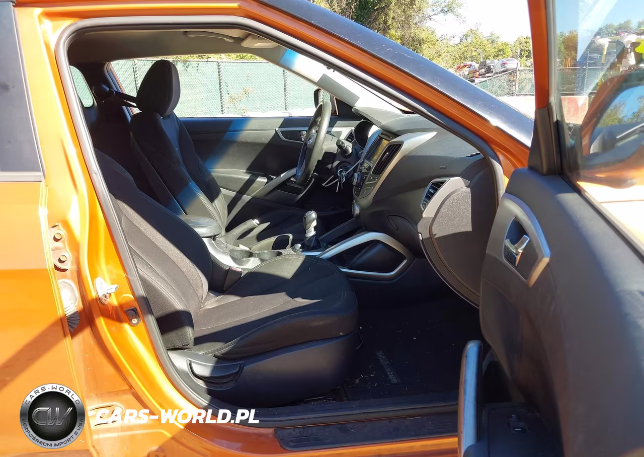 2012 Hyundai Veloster Base W-Black VIN:KMHTC6AD5CU024926 - 5