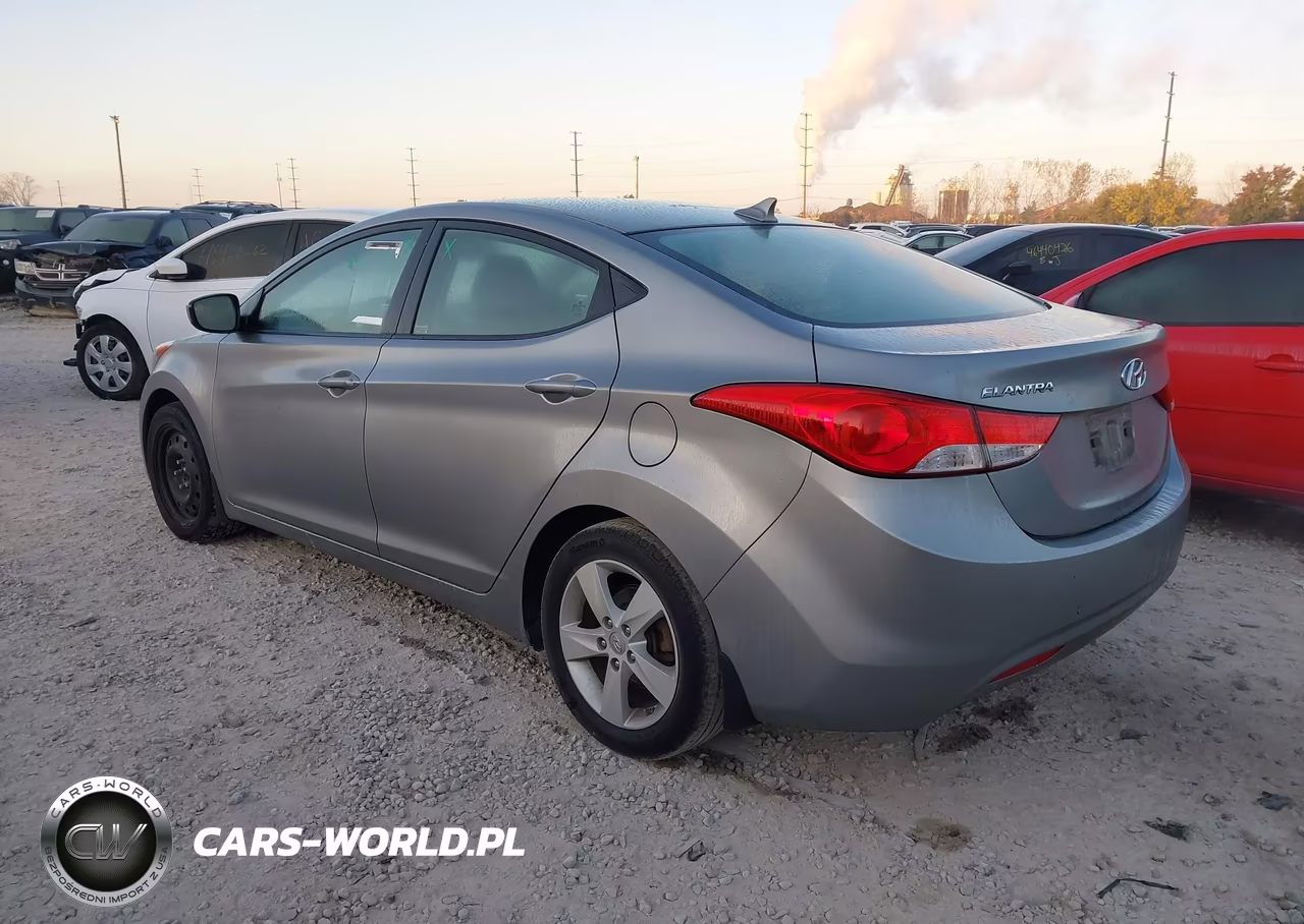 2013 Hyundai Elantra Gls VIN:KMHDH4AEXDU935709 - 3