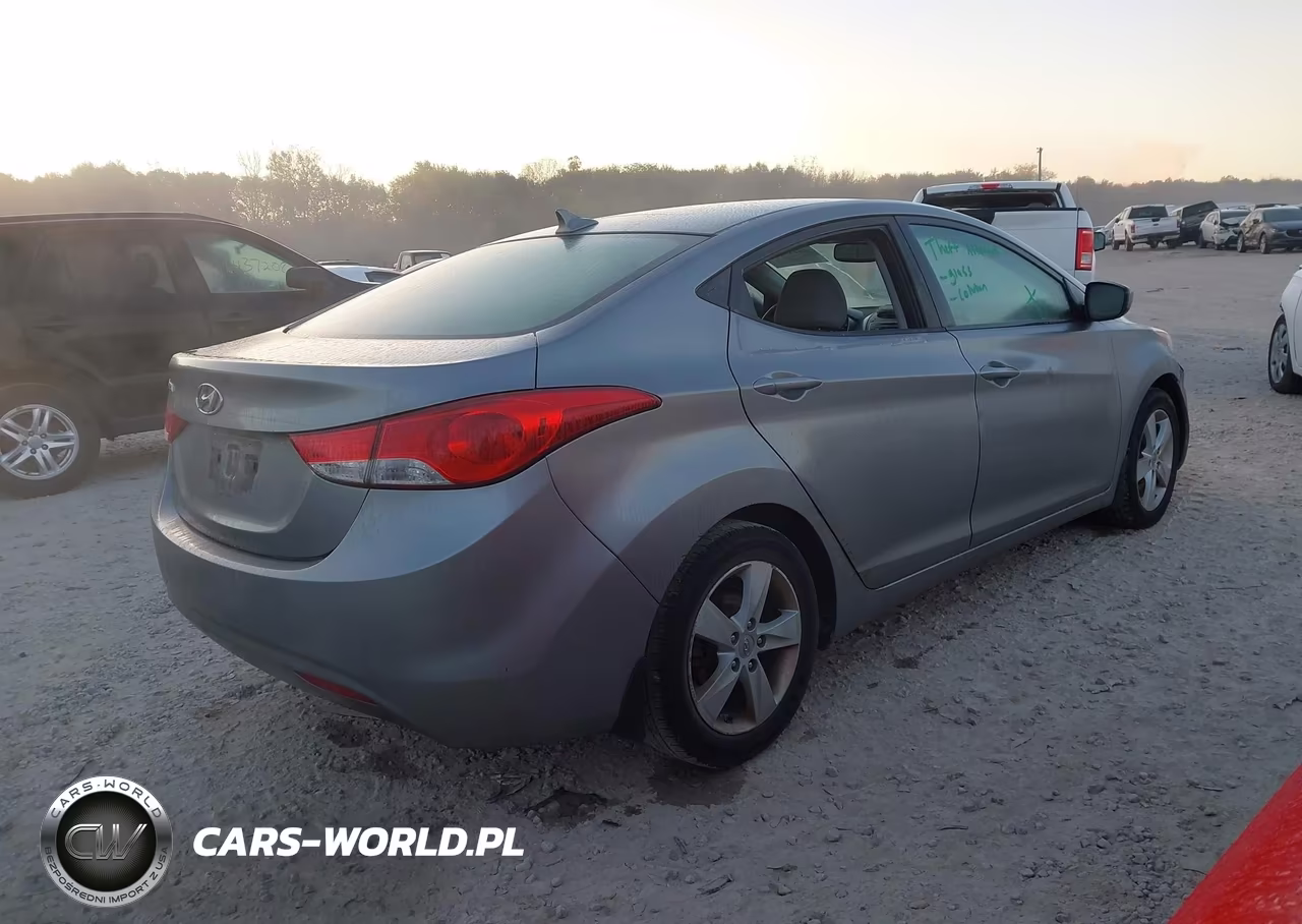 2013 Hyundai Elantra Gls VIN:KMHDH4AEXDU935709 - 4