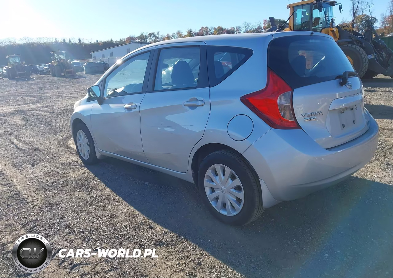 2015 Nissan Versa Note S Plus VIN:3N1CE2CP0FL430998 - 3