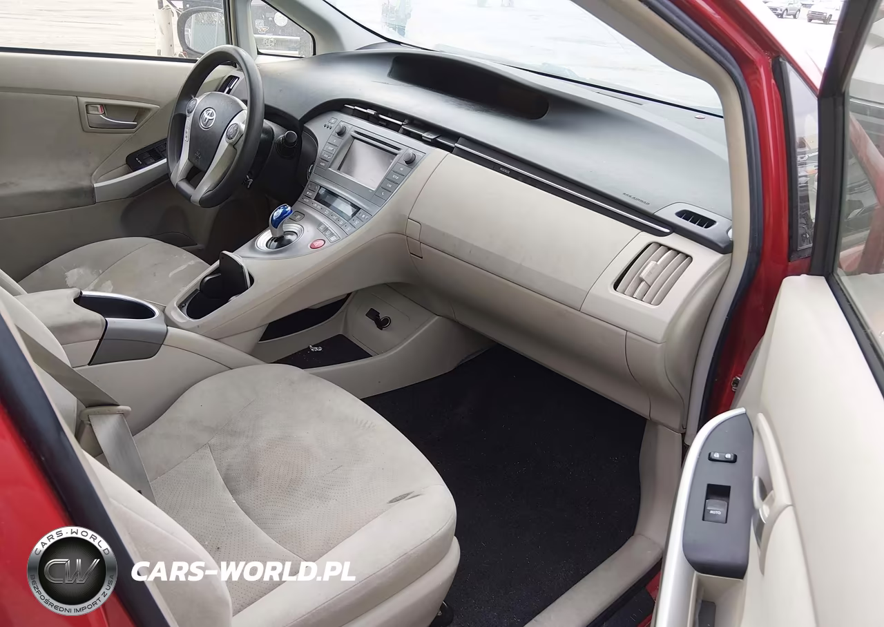 2014 Toyota Prius Two VIN:JTDKN3DU4E1779266 - 5