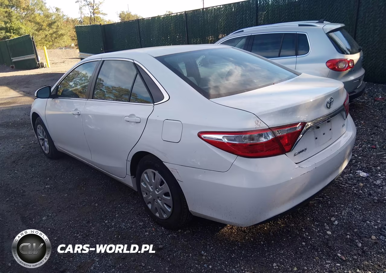 2017 Toyota Camry Le VIN:4T1BF1FK0HU268567 - 3