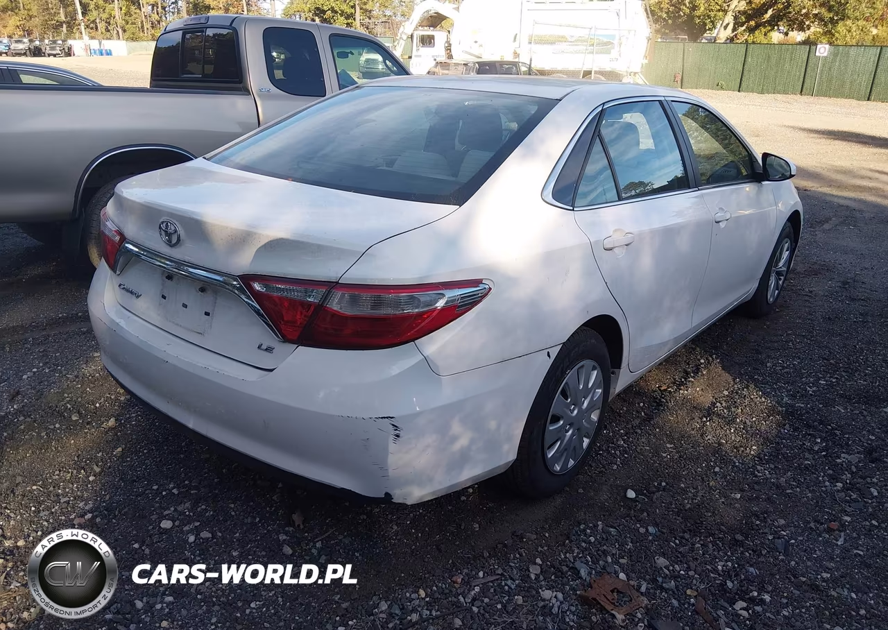 2017 Toyota Camry Le VIN:4T1BF1FK0HU268567 - 4
