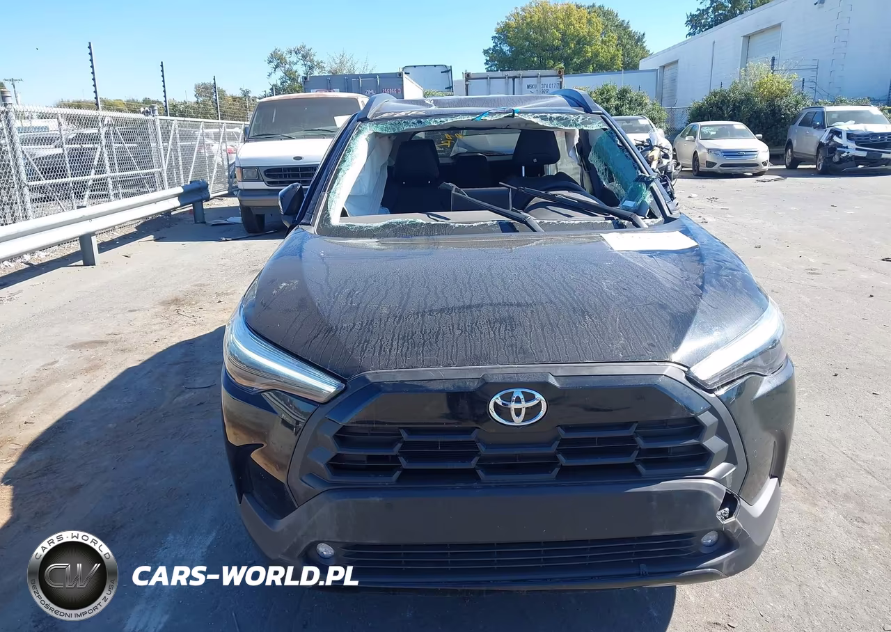 2026 Toyota Corolla Cross Xle VIN:7MUEAAAG1TV185560 - 12
