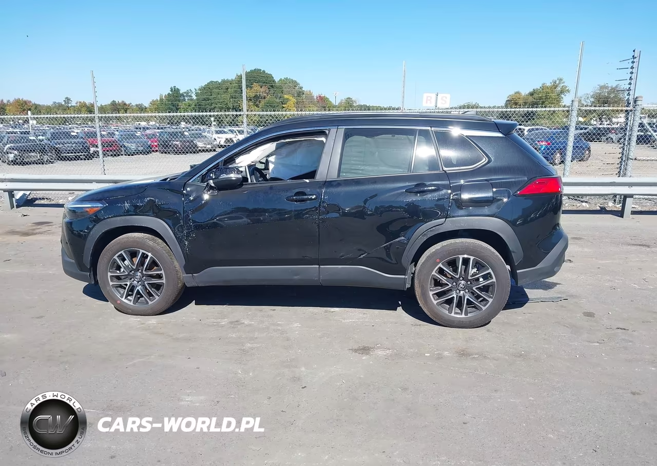 2026 Toyota Corolla Cross Xle VIN:7MUEAAAG1TV185560 - 14