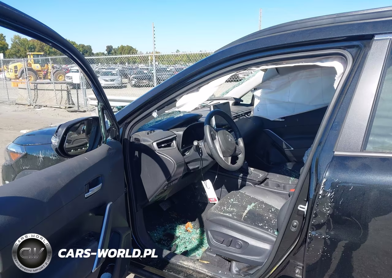2026 Toyota Corolla Cross Xle VIN:7MUEAAAG1TV185560 - 5