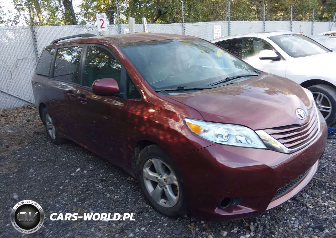 2017 Toyota Sienna Le 8 Passenger