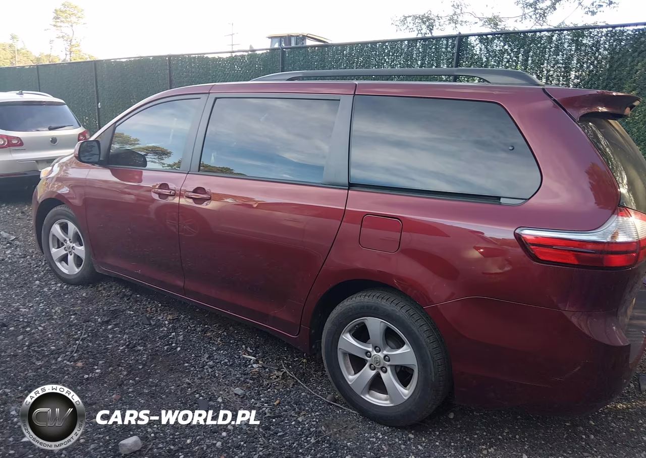 2017 Toyota Sienna Le 8 Passenger VIN:5TDKZ3DC2HS792133 - 14