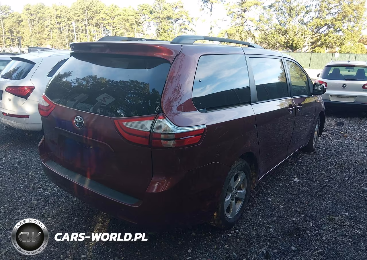 2017 Toyota Sienna Le 8 Passenger VIN:5TDKZ3DC2HS792133 - 4