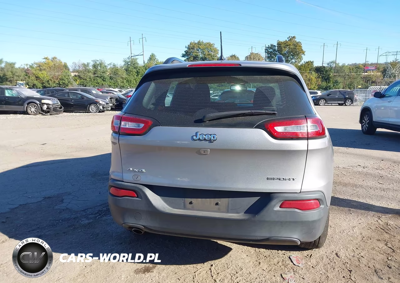 2015 Jeep Cherokee Sport VIN:1C4PJMAB0FW588801 - 16