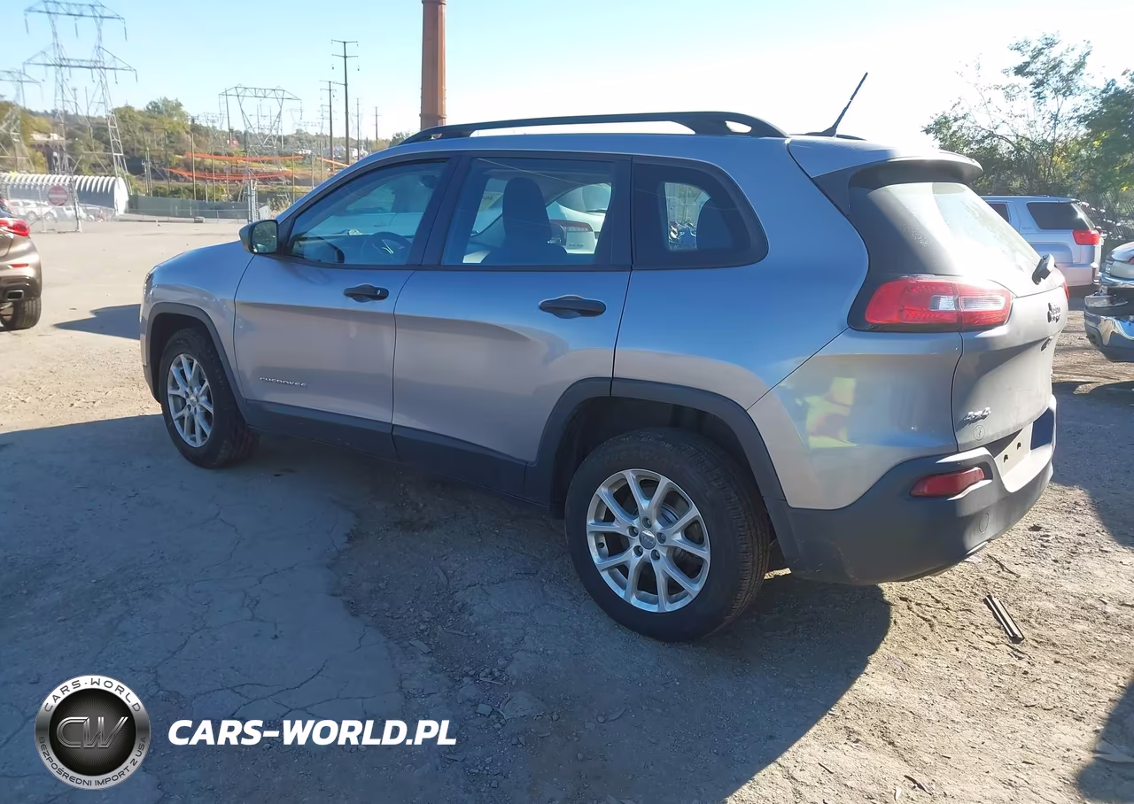2015 Jeep Cherokee Sport VIN:1C4PJMAB0FW588801 - 3