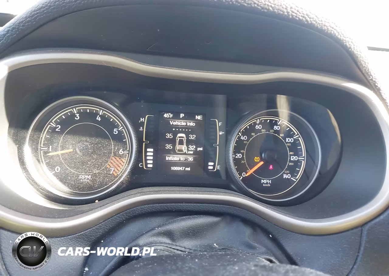 2015 Jeep Cherokee Sport VIN:1C4PJMAB0FW588801 - 7