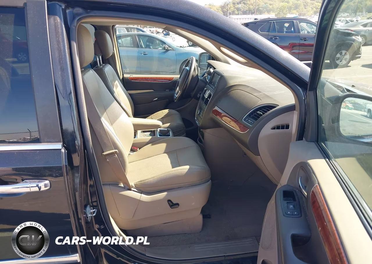 2014 Chrysler Town & Country Touring-L VIN:2C4RC1CG4ER144502 - 5