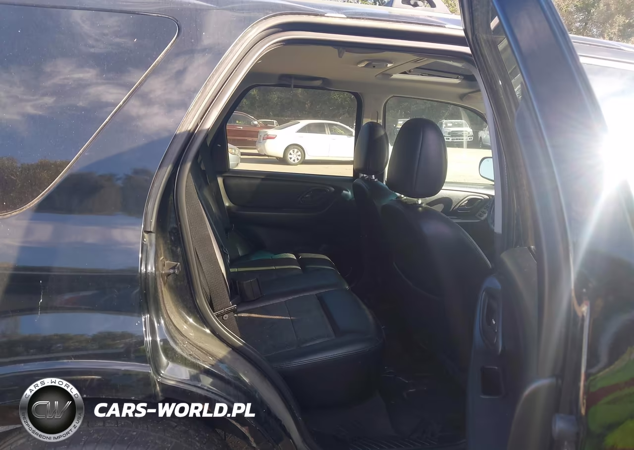 2007 Ford Escape Limited VIN:1FMYU94107KB36914 - 8