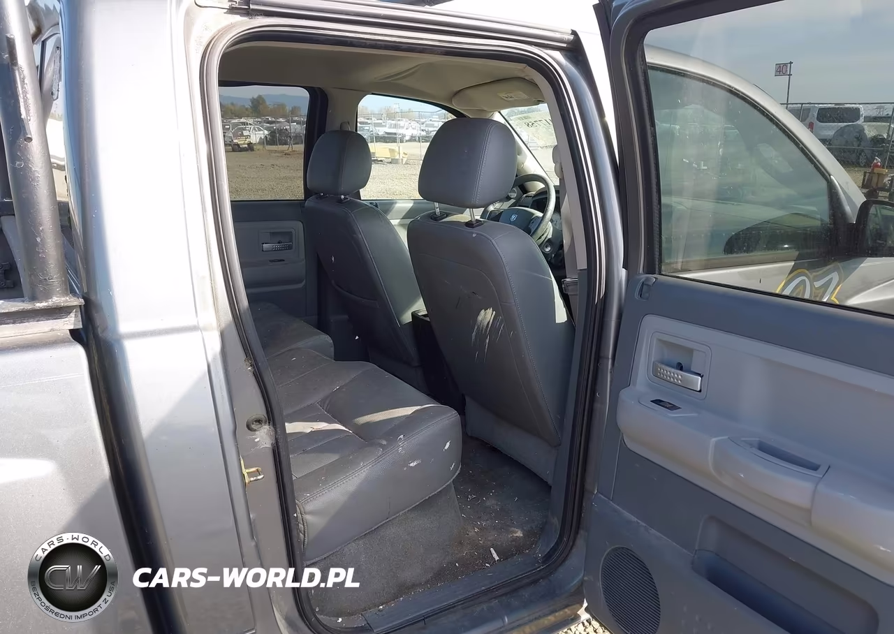2005 Dodge Dakota Laramie VIN:1D7HE58N95S165113 - 8