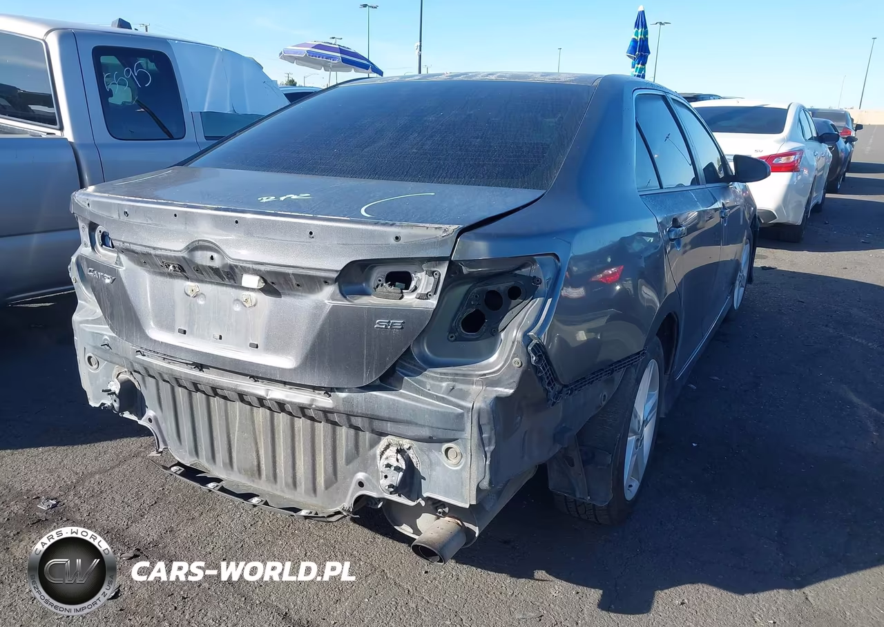 2013 Toyota Camry Se VIN:4T1BF1FK1DU271634 - 4