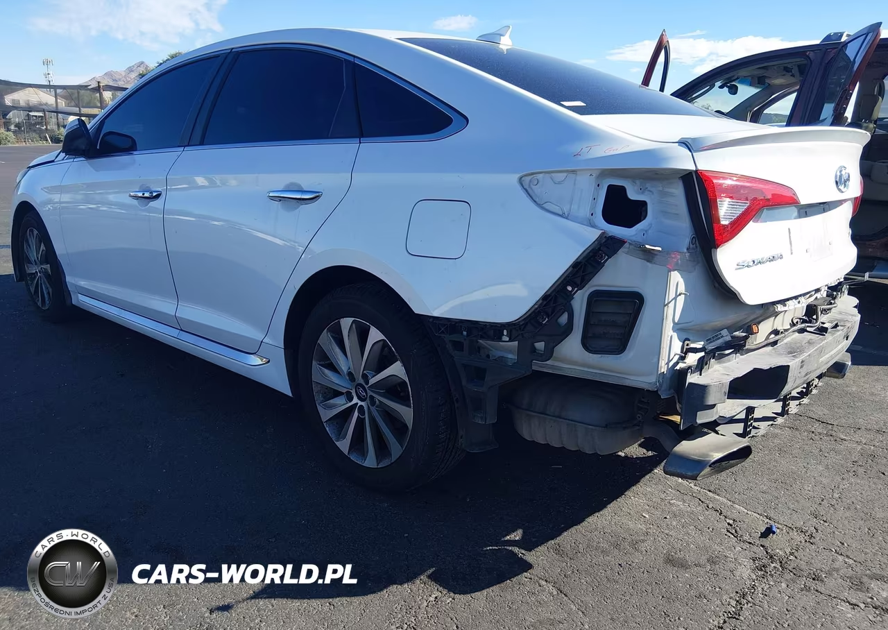 2015 Hyundai Sonata Sport VIN:5NPE34AF6FH214185 - 3