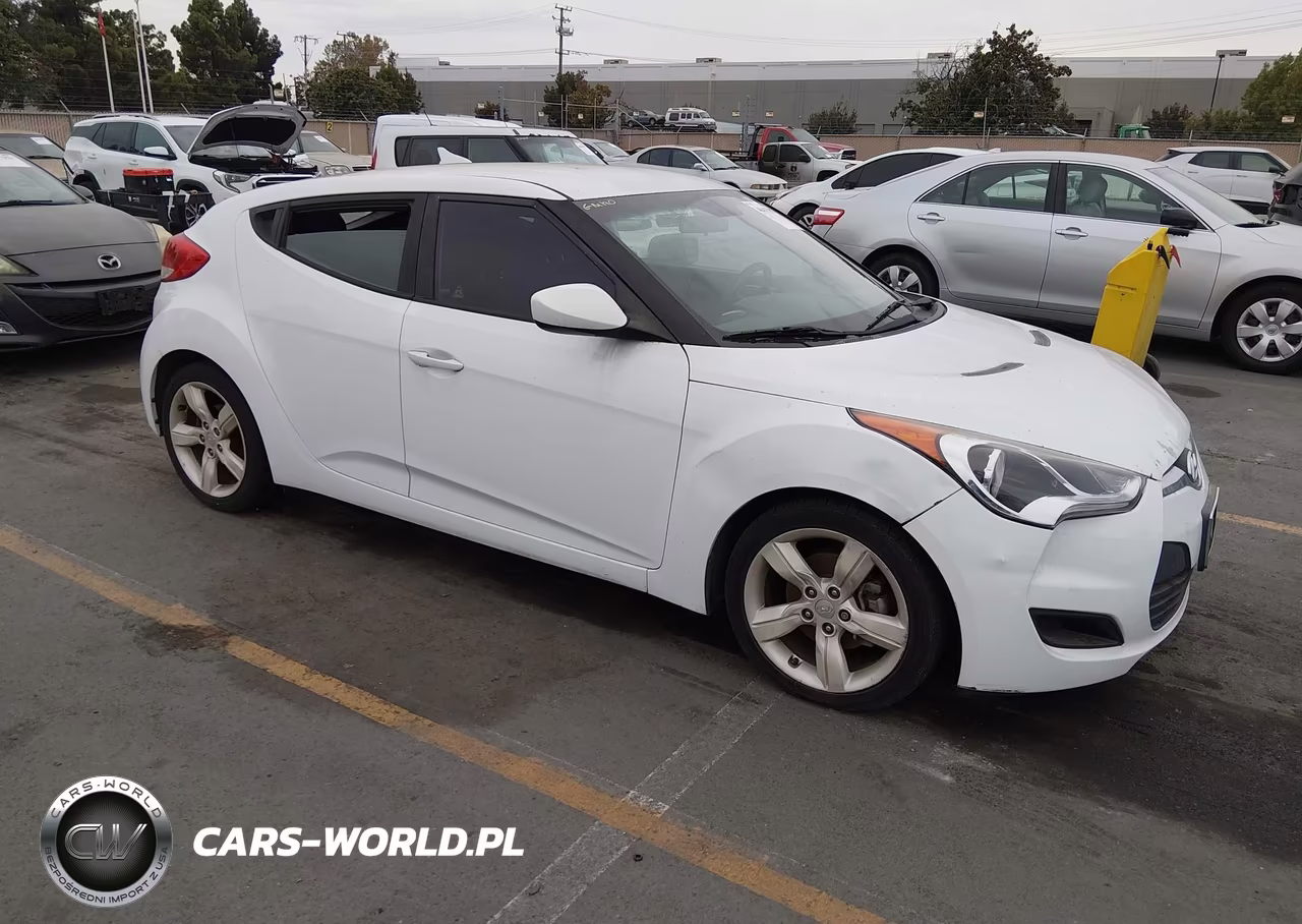 2015 Hyundai Veloster VIN:KMHTC6ADXFU235558 - 1