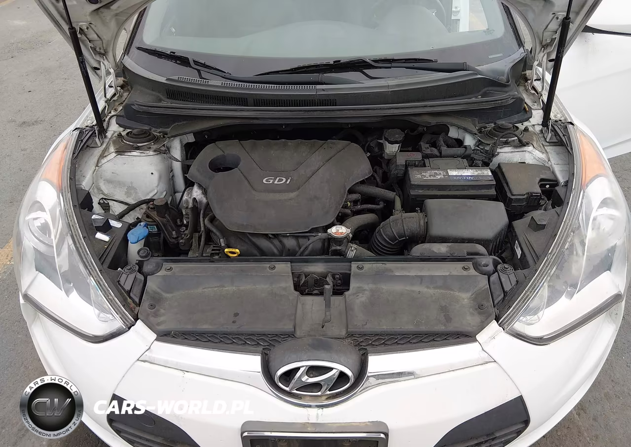 2015 Hyundai Veloster VIN:KMHTC6ADXFU235558 - 10