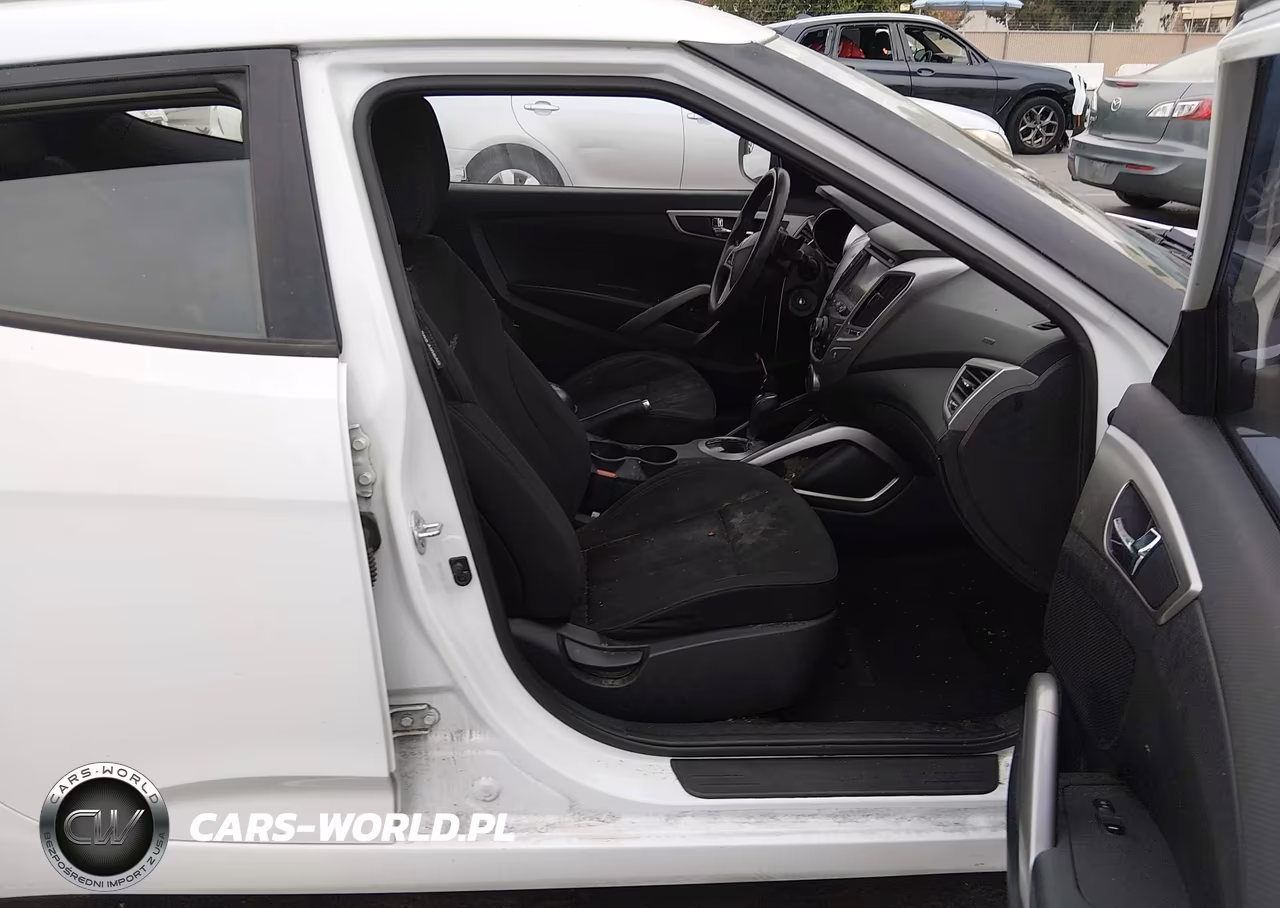 2015 Hyundai Veloster VIN:KMHTC6ADXFU235558 - 5