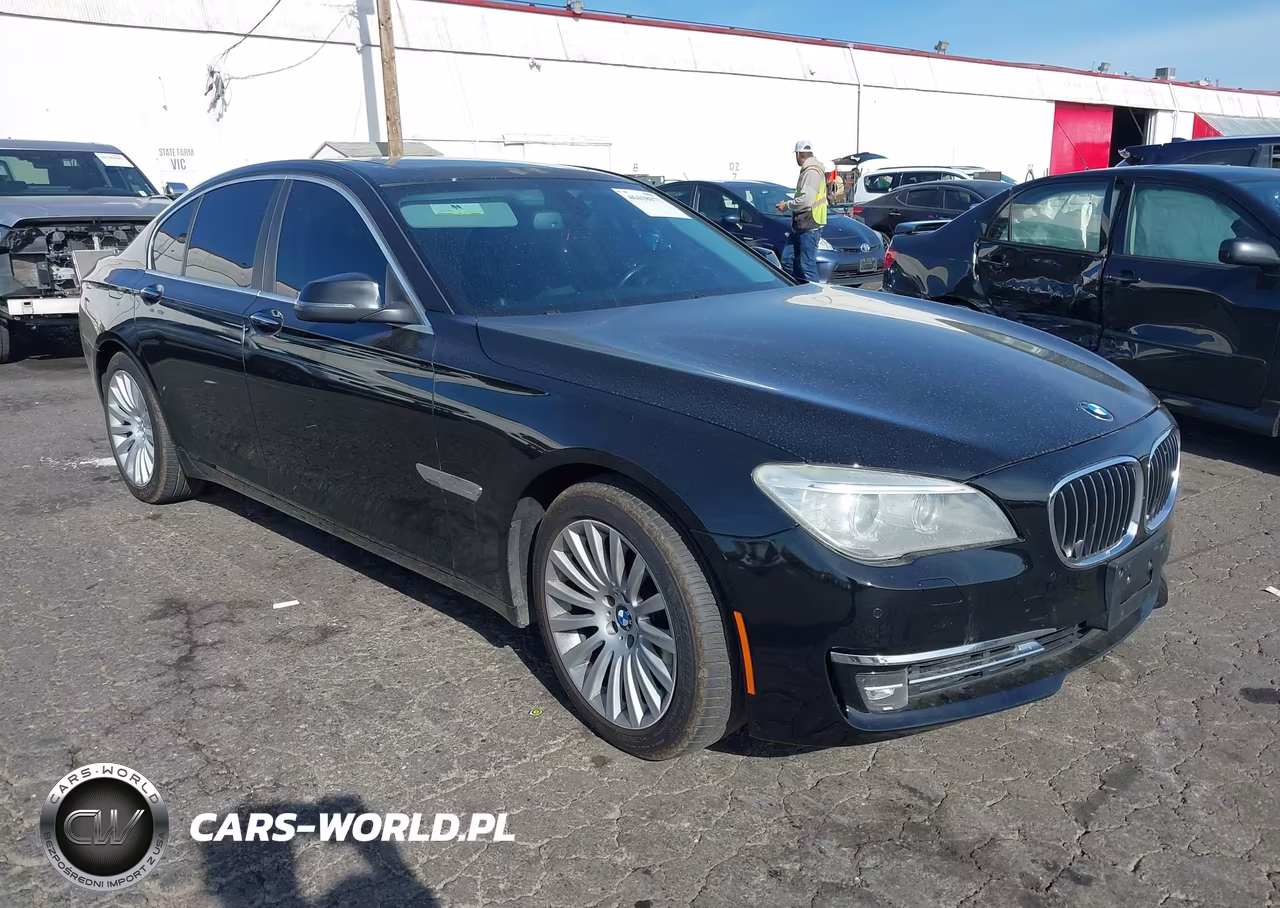 2013 BMW 740I