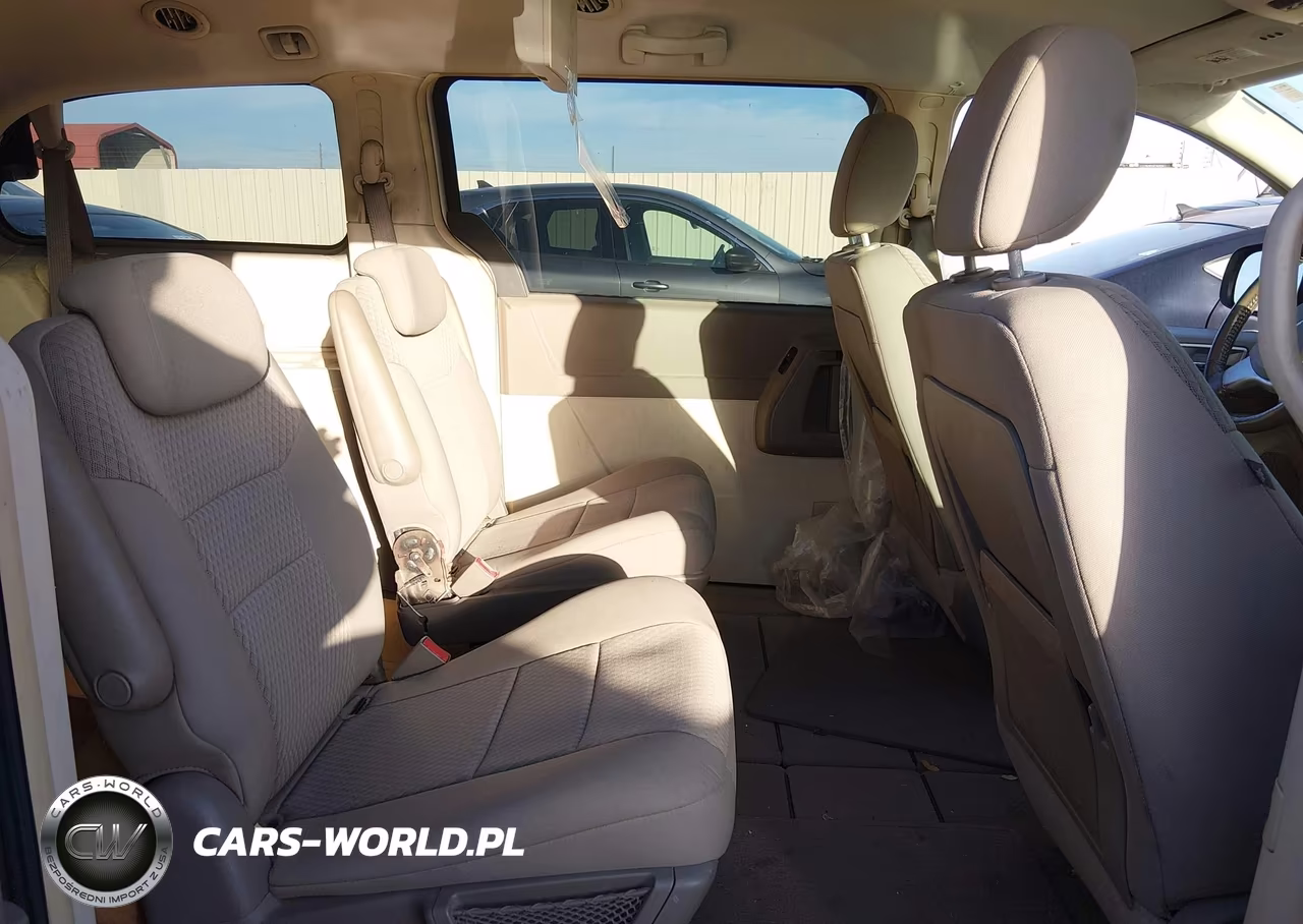 2008 Chrysler Town & Country Touring VIN:2A8HR54P58R609804 - 8