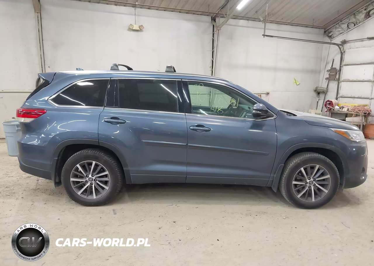2018 Toyota Highlander Xle VIN:5TDJZRFH1JS499496 - 13