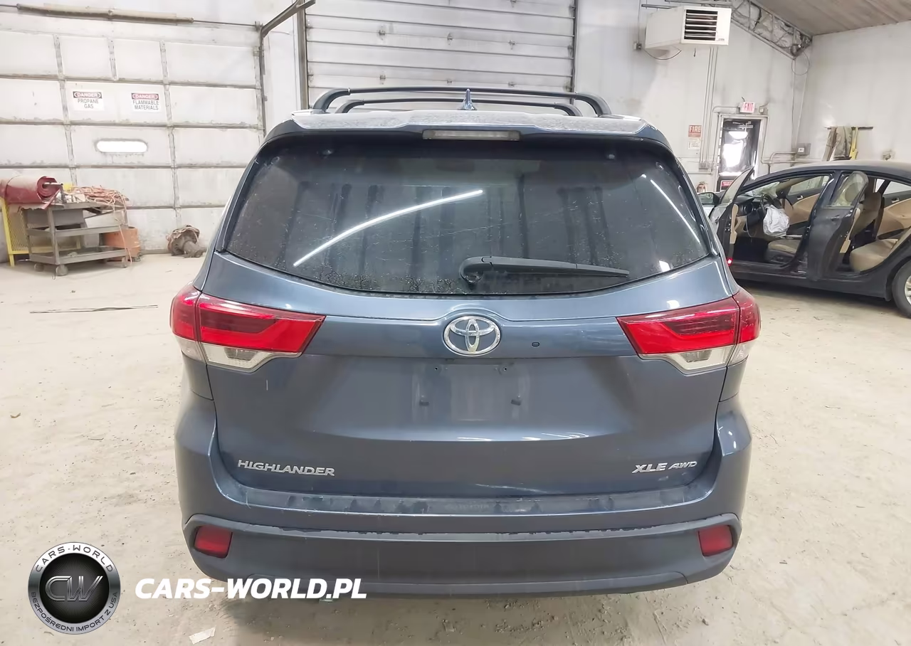 2018 Toyota Highlander Xle VIN:5TDJZRFH1JS499496 - 16