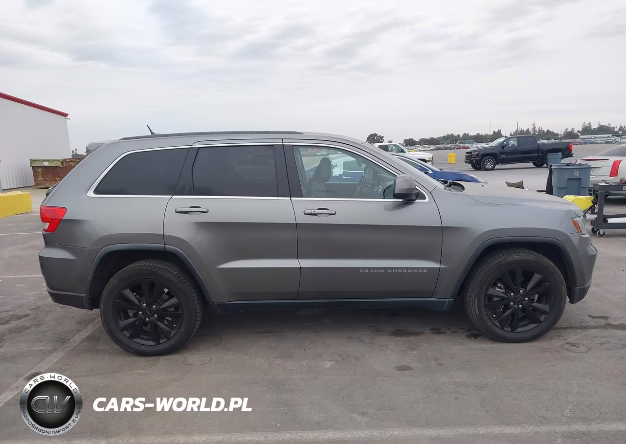 2013 Jeep Grand Cherokee Laredo Altitude VIN:1C4RJFAT6DC581413 - 13