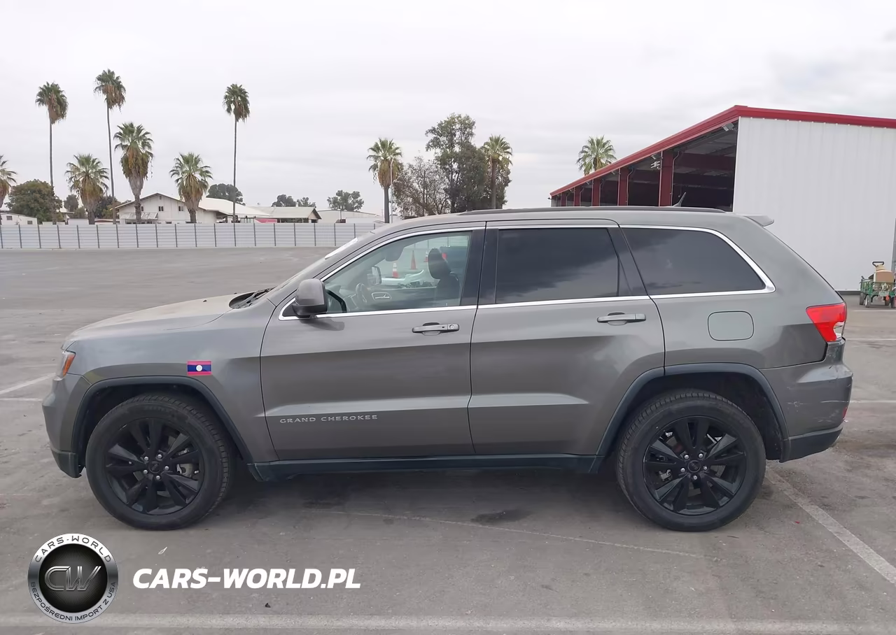 2013 Jeep Grand Cherokee Laredo Altitude VIN:1C4RJFAT6DC581413 - 14