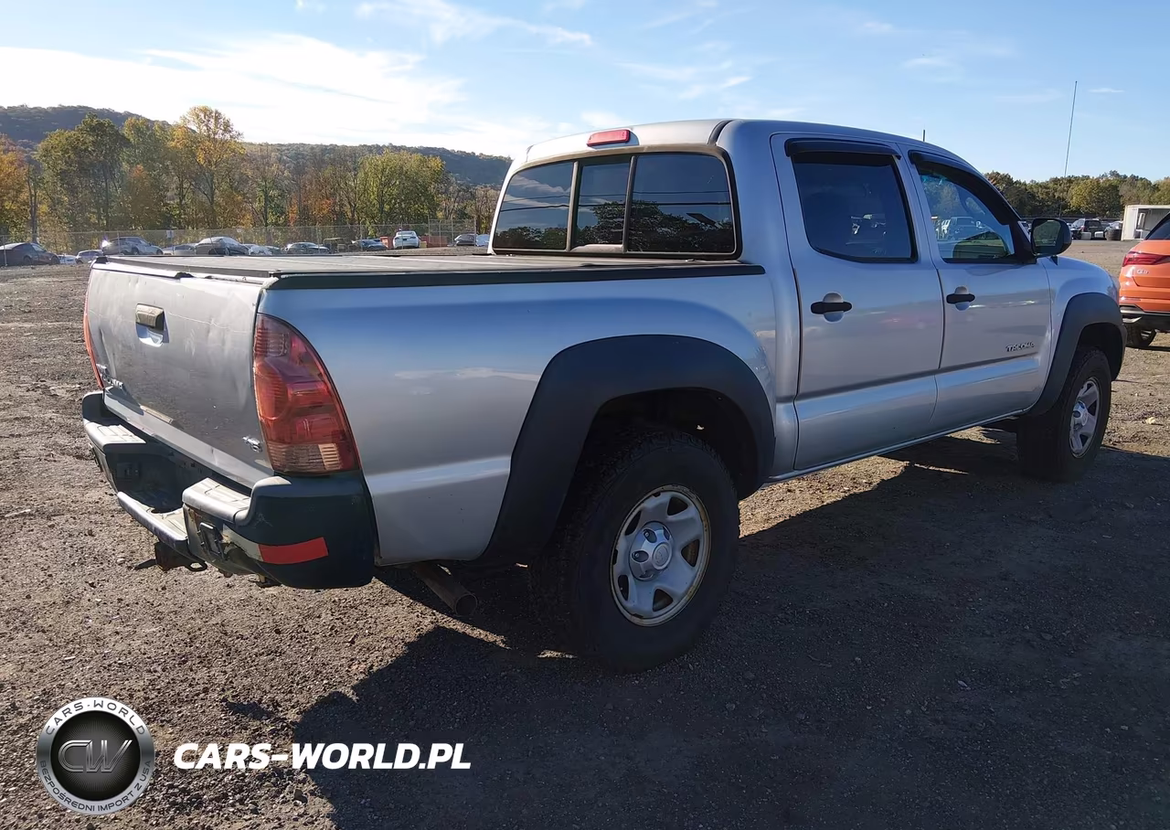 2013 Toyota Tacoma Base V6 VIN:3TMLU4EN7DM131359 - 4