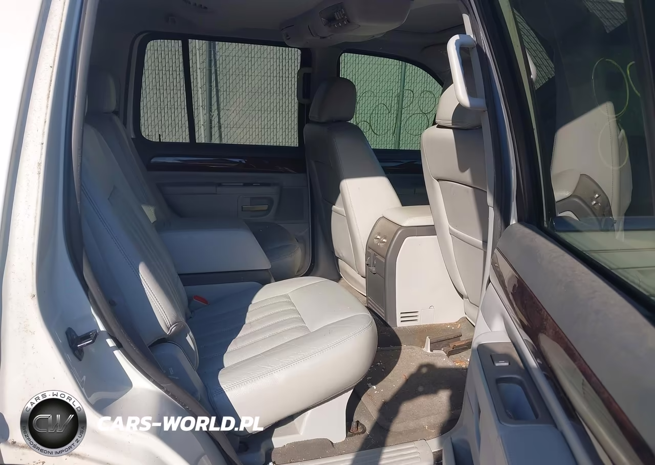 2004 Lincoln Aviator VIN:5LMEU88HX4ZJ29795 - 8